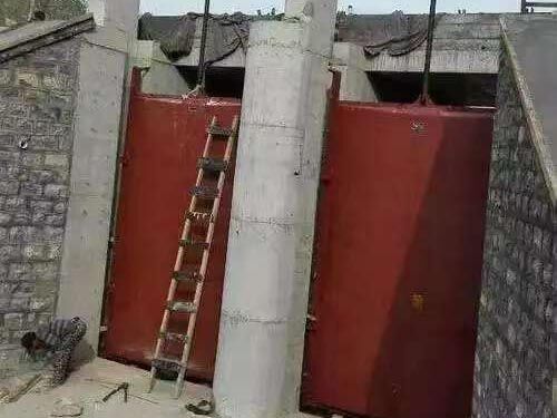 封閉側(cè)搖啟閉機(jī)：風(fēng)沙地區(qū)閘門的防雜物耐用方案整體外觀 | 通用型結(jié)構(gòu) | 閘門整體結(jié)構(gòu)展示