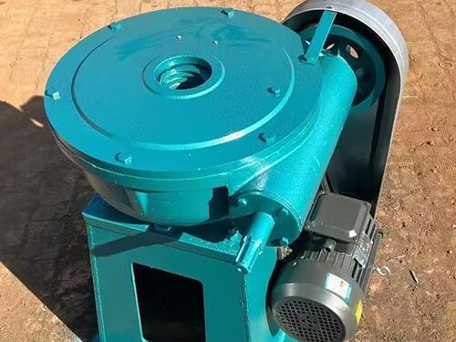 QLYB型搖擺啟閉機 搖擺設(shè)計 操作靈活 中型閘門 配套專用整體外觀 | 通用型結(jié)構(gòu) | 閘門整體結(jié)構(gòu)展示